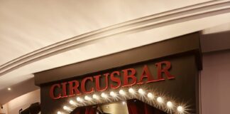 Circusbar in de lobby van het AFAS circustheater Scheveningen